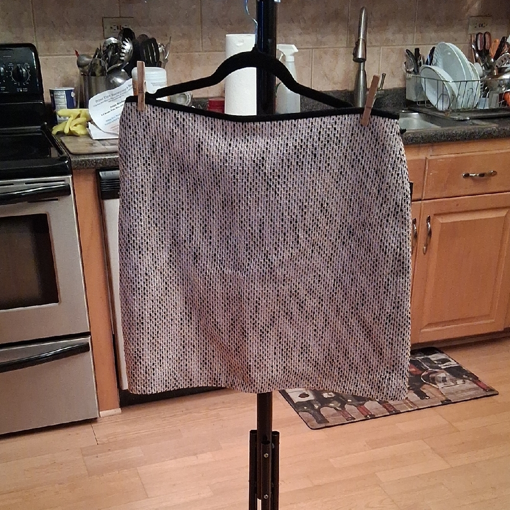 Vince Camuto Monochrome Patterned Mini Skirt - Picture 1 of 8